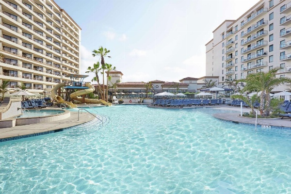 The Waterfront Beach Resort, A Hilton Hotel image 1
